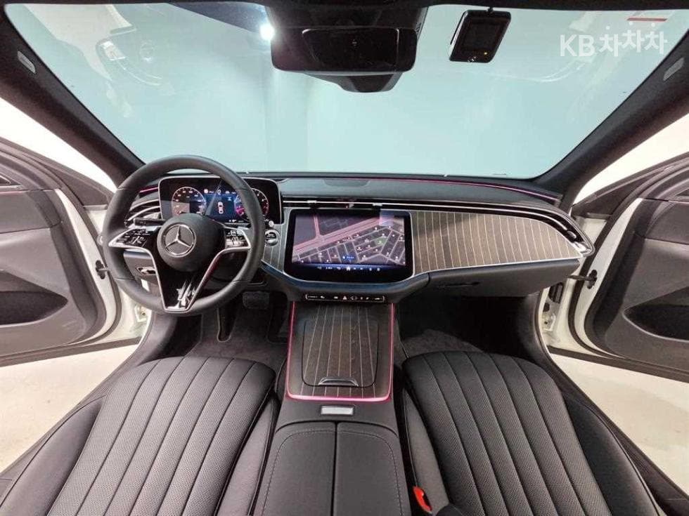 Mercedes-Benz E-클래스 (W214)E300 4MATIC Exclusive - 6