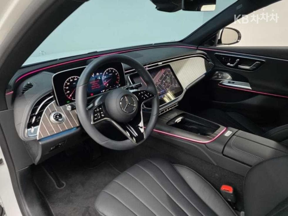 Mercedes-Benz E-클래스 (W214)E300 4MATIC Exclusive - 9