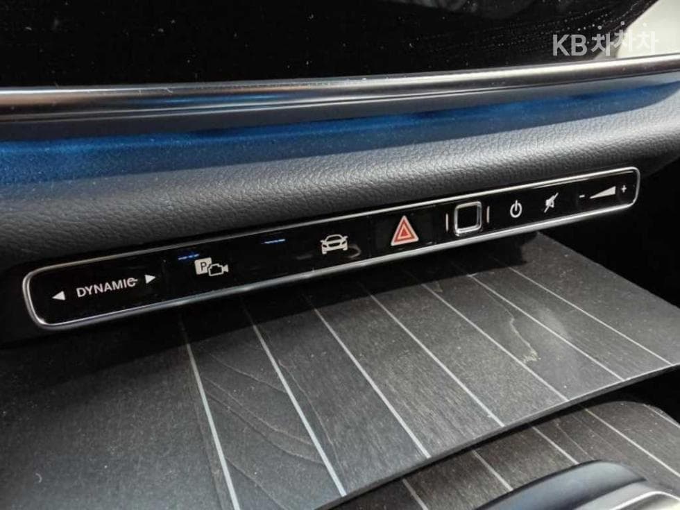 Mercedes-Benz E-클래스 (W214)E300 4MATIC Exclusive - 14