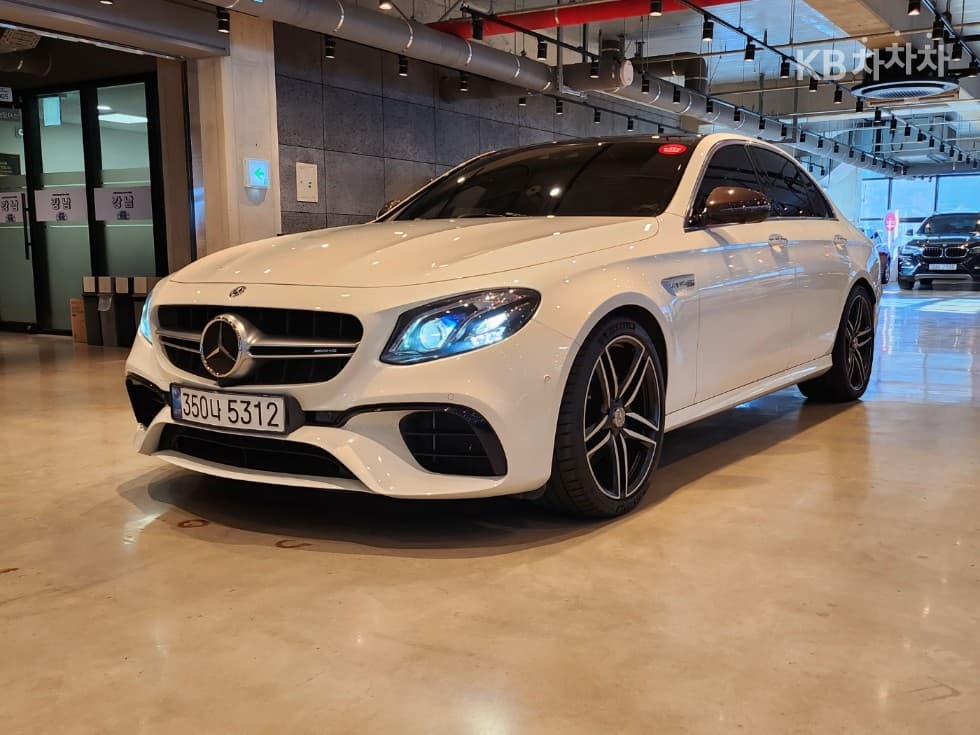 Mercedes-Benz E-Class (W213) E63 AMG 4MATIC+ - Image 1