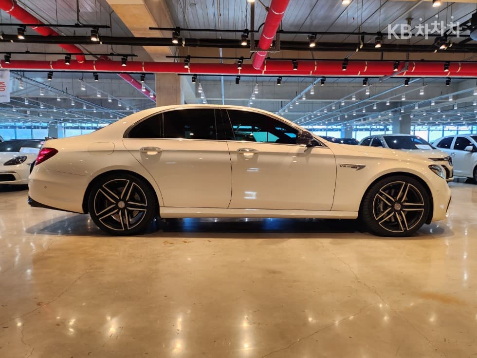 Mercedes-Benz E-Class (W213)E63 AMG 4MATIC+ - 3