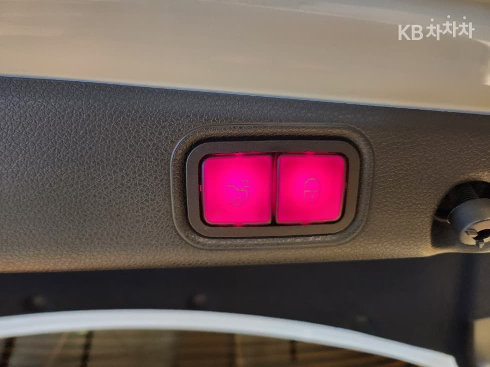 Mercedes-Benz E-Class (W213)E63 AMG 4MATIC+ - 24