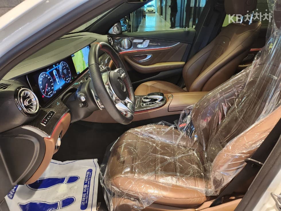 Mercedes-Benz E-Class (W213)E63 AMG 4MATIC+ - 9