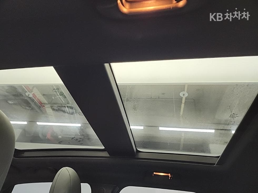 지프 레니게이드2.4 Limited AWD 80th Anniversary Edition - 13