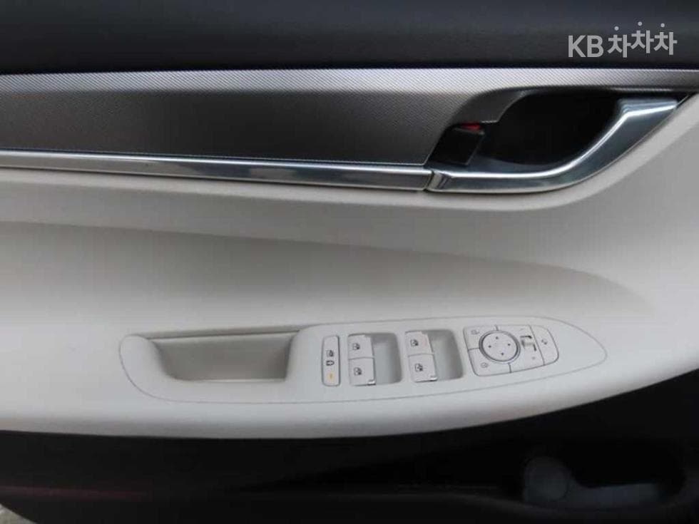 Хюндай The New (фейслифт) Grandeur (Azera) Хибрид2.4 Premium - 6