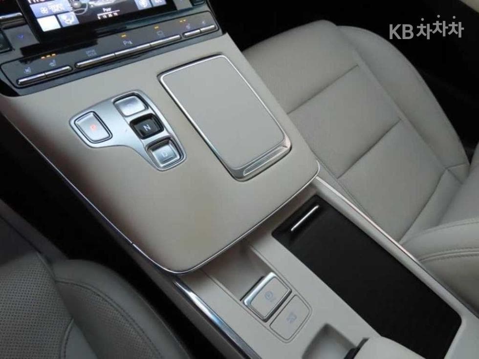 Хюндай The New (фейслифт) Grandeur (Azera) Хибрид2.4 Premium - 15