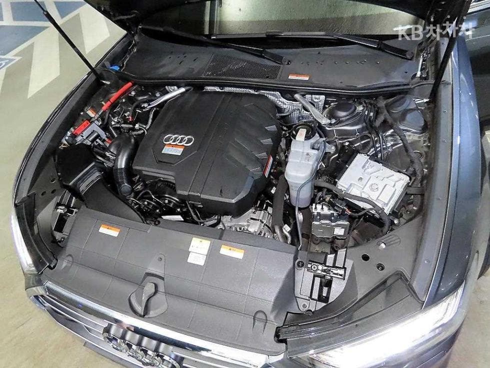 Audi A6(C8)45 TFSI Quattro Premium - 19