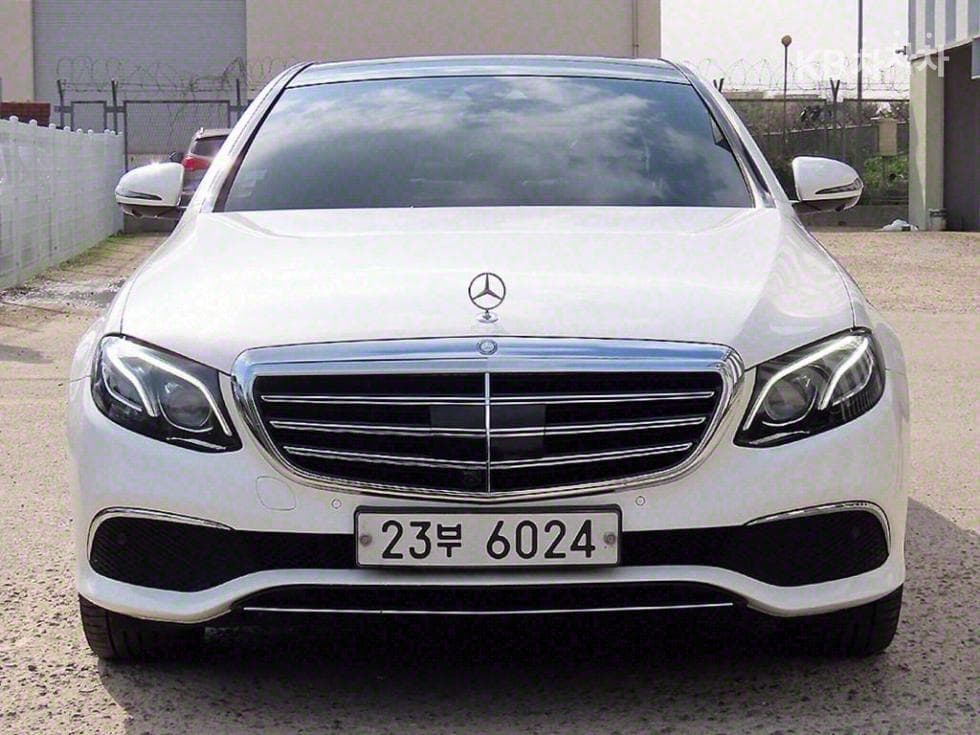 Mercedes-Benz E-Клас (W213) E400 4MATIC Exclusive - Image 1