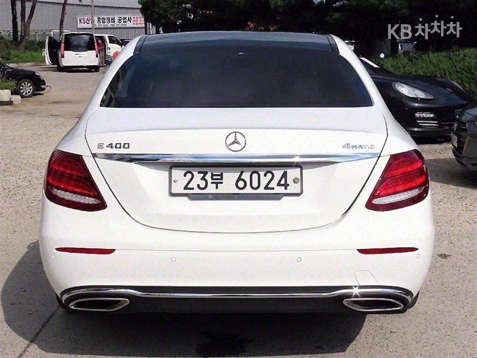 Mercedes-Benz E-Клас (W213)E400 4MATIC Exclusive - 4