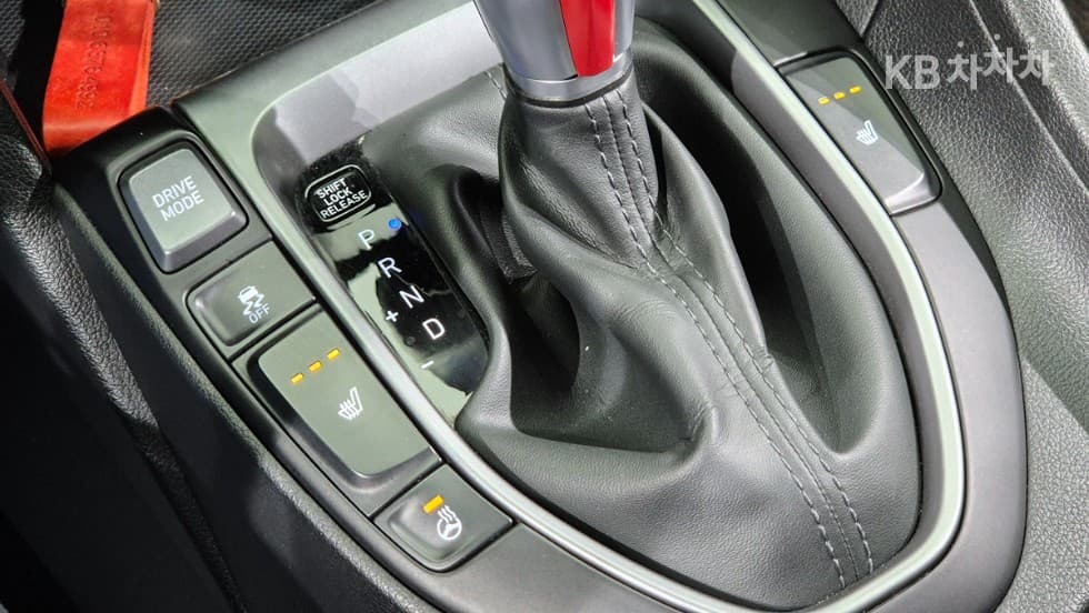 Хюндай Велестор(JS)1.4 Турбо Бензин Директ Инжекция Modern 코어 - 17