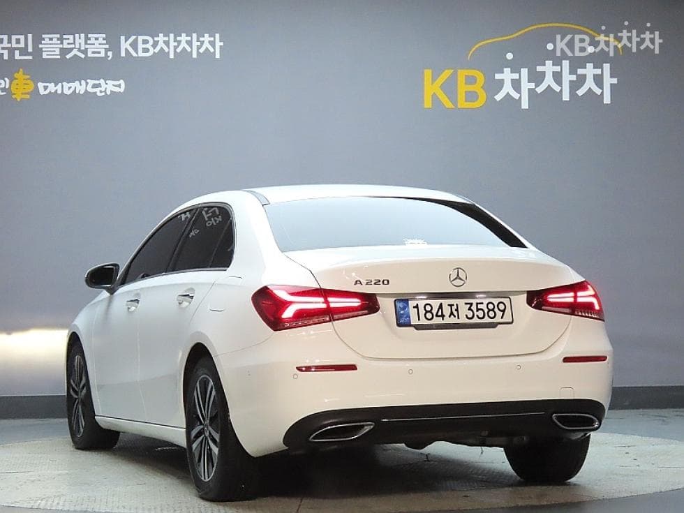 Mercedes-Benz A클래스(W177)A220 Sedan - - 4