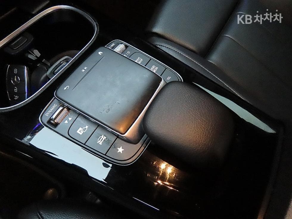 Mercedes-Benz A클래스(W177)A220 Sedan - - 14