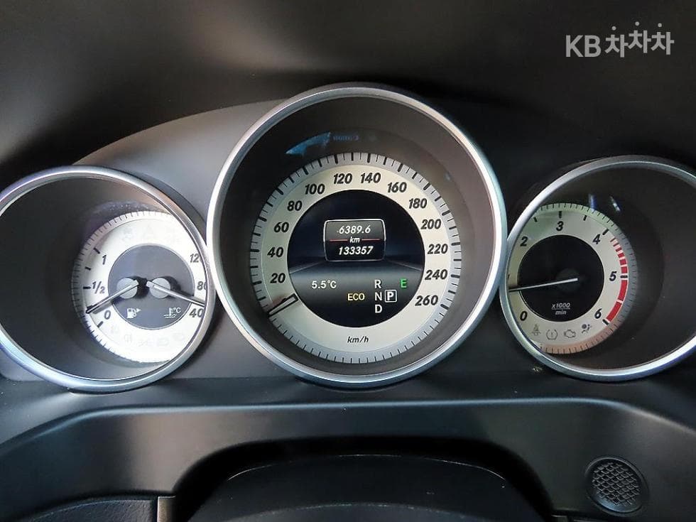 Mercedes-Benz Нов E-КласE220 블루텍 Авангард W212 - 9