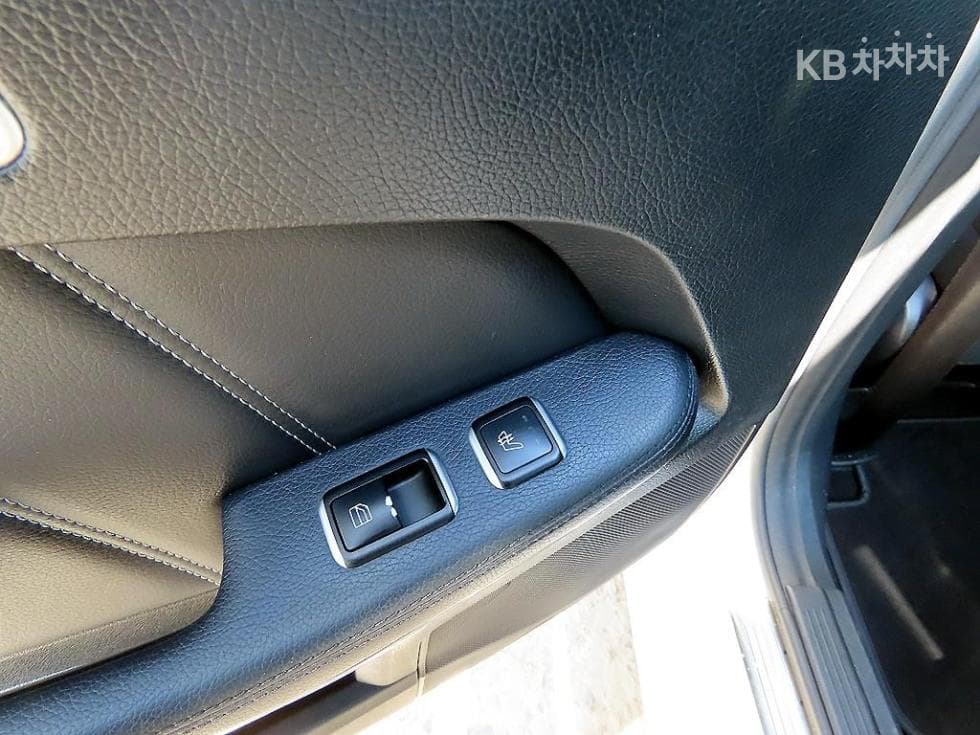 Mercedes-Benz Нов E-КласE220 블루텍 Авангард W212 - 17