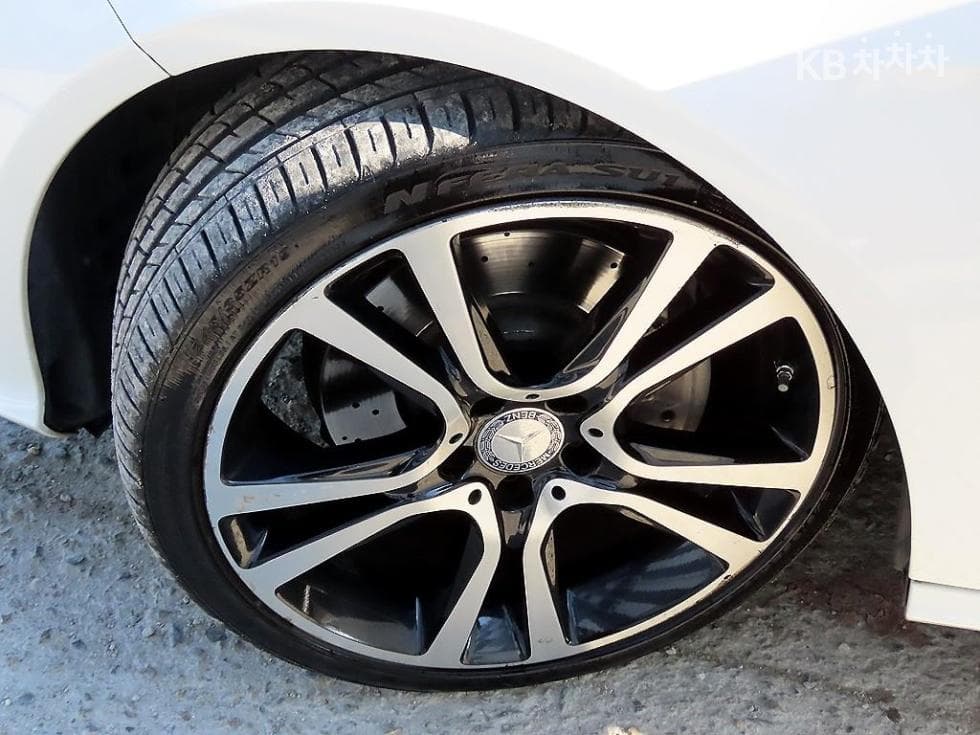 Mercedes-Benz Нов E-КласE220 블루텍 Авангард W212 - 20