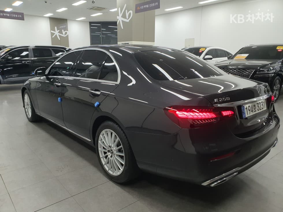 Mercedes-Benz E-Клас (W213)E250 Avantgarde - 4