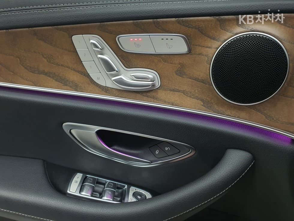 Mercedes-Benz E-Клас (W213)E250 Avantgarde - 11