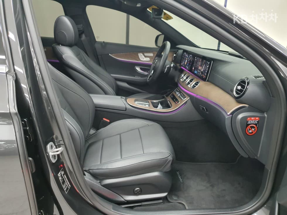 Mercedes-Benz E-Клас (W213)E250 Avantgarde - 27