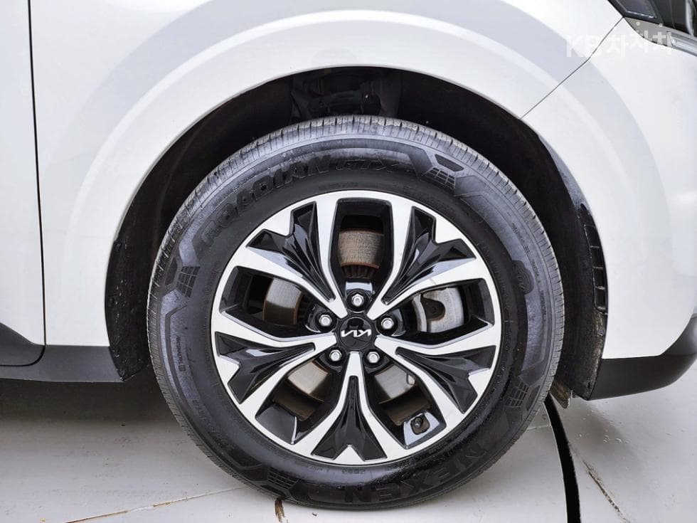 Киа Канивал 4-то поколениеD2.2 9-местен Noblesse - 22