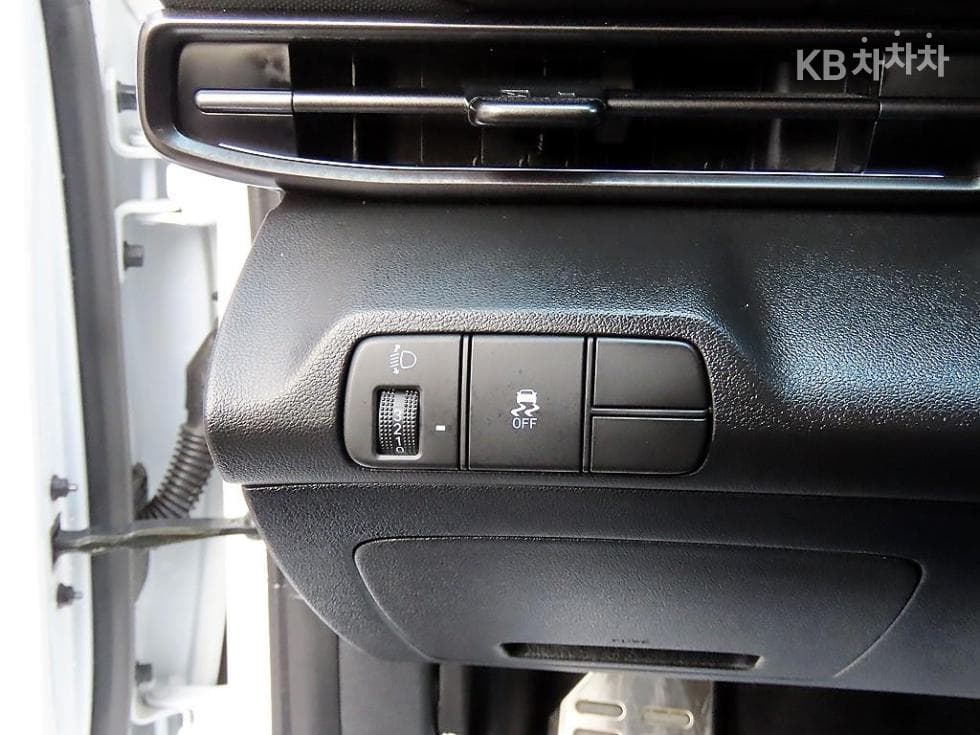 Хюндай The New (фейслифт) Avante (Elantra) N Line (CN7)1.6 Бензин Modern - 12