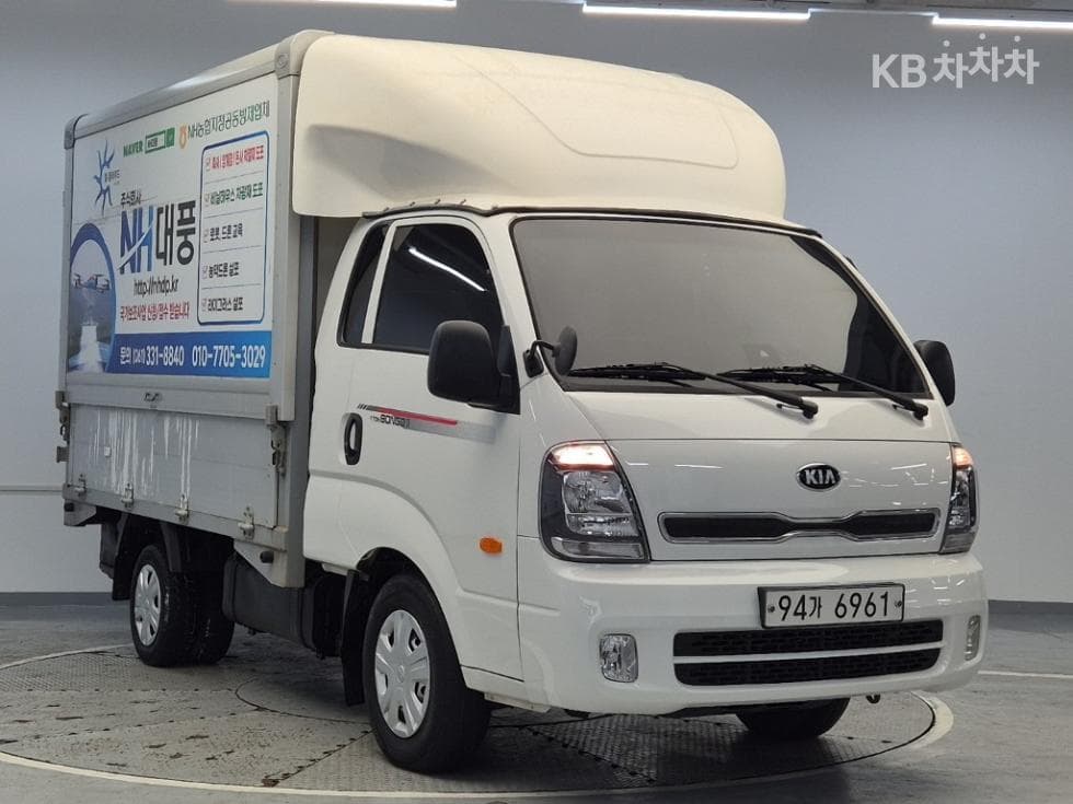 Киа Бонго 3 (лек)1 тон Wing Body Удължено междуосие Ръчна식 Королевска кабина Лукс - 4