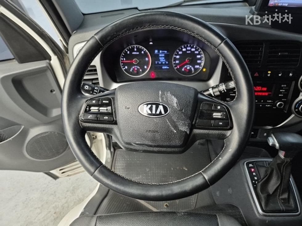 Киа Бонго 3 (лек)1 тон Wing Body Удължено междуосие Ръчна식 Королевска кабина Лукс - 8