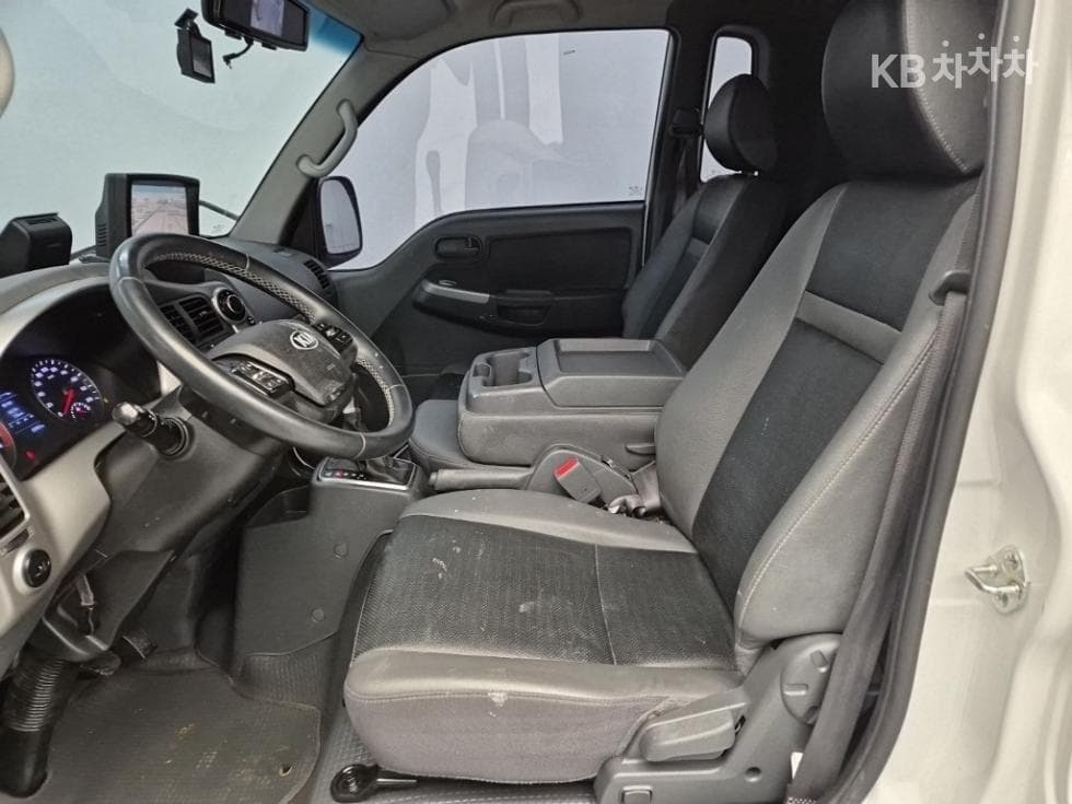 Киа Бонго 3 (лек)1 тон Wing Body Удължено междуосие Ръчна식 Королевска кабина Лукс - 10