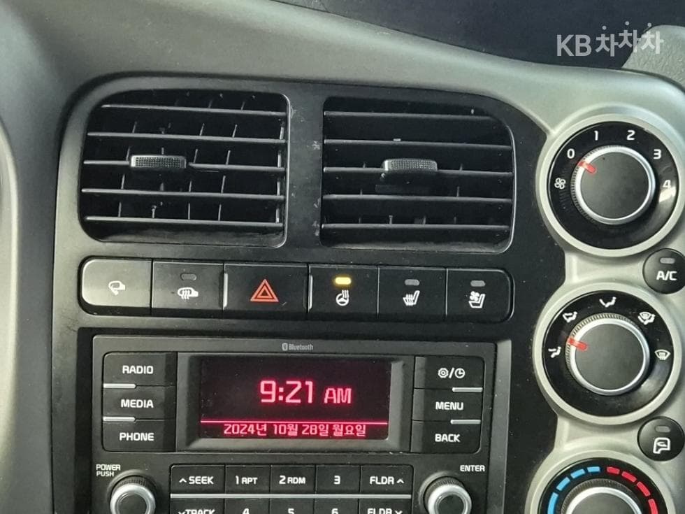 Киа Бонго 3 (лек)1 тон Wing Body Удължено междуосие Ръчна식 Королевска кабина Лукс - 14