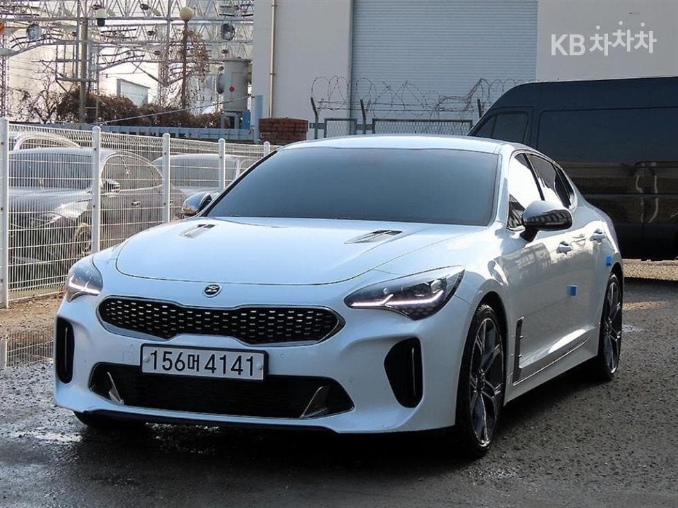 Киа Stinger 2.0 Турбо 2WD 플래티넘 - Image 1