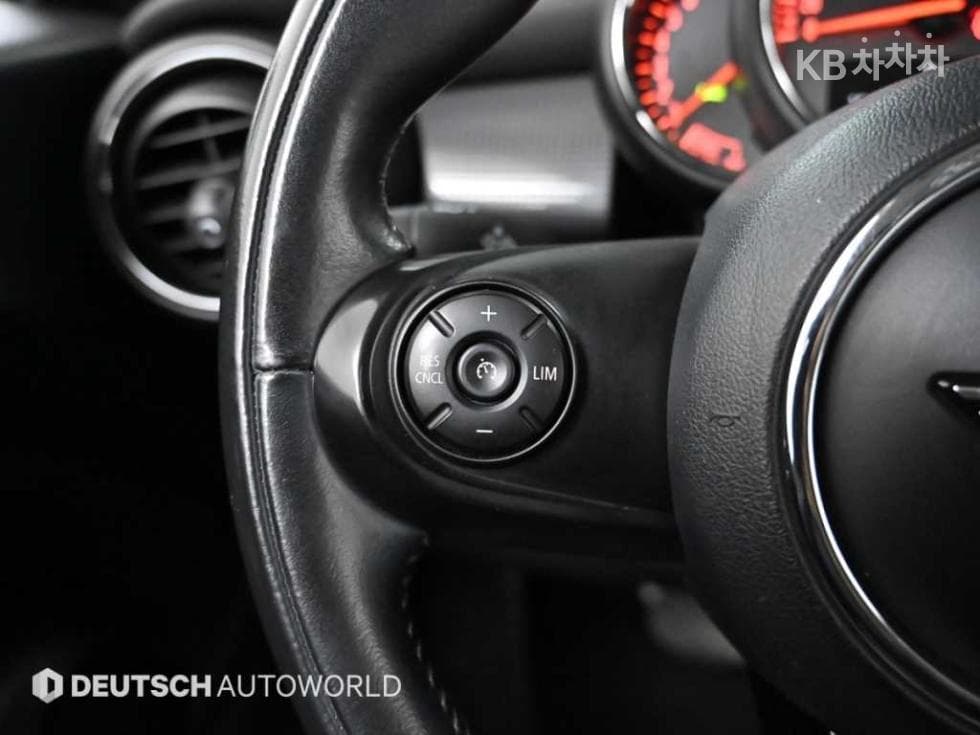 Мини Cooper1.6 SE - 18