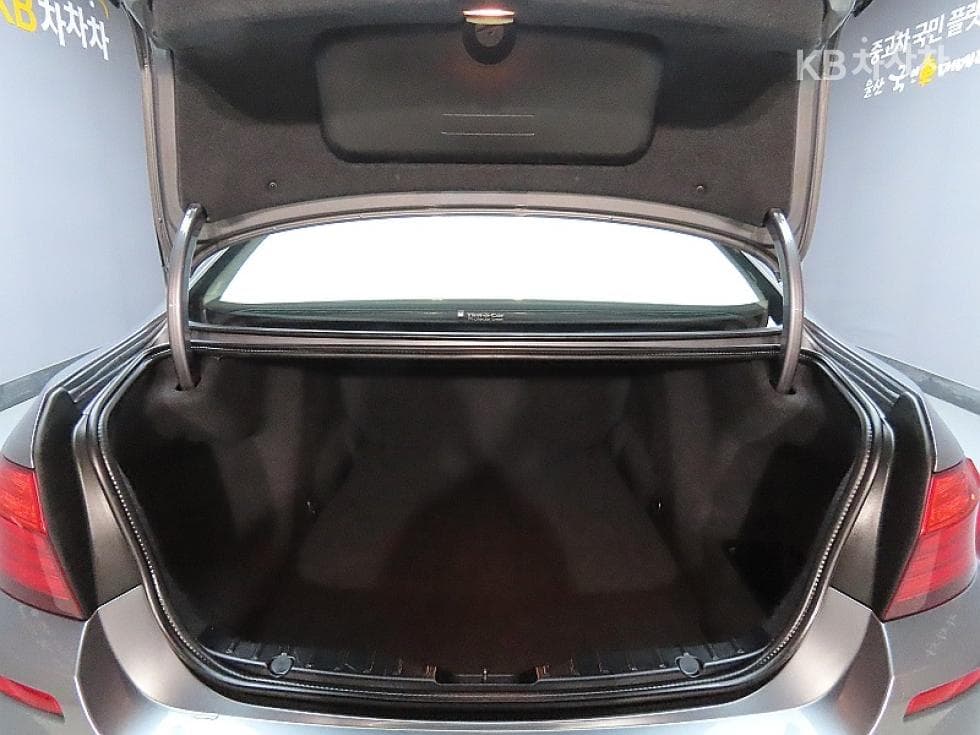 BMW Нов5 Серия520d M Air로Динамичен F10 - 19