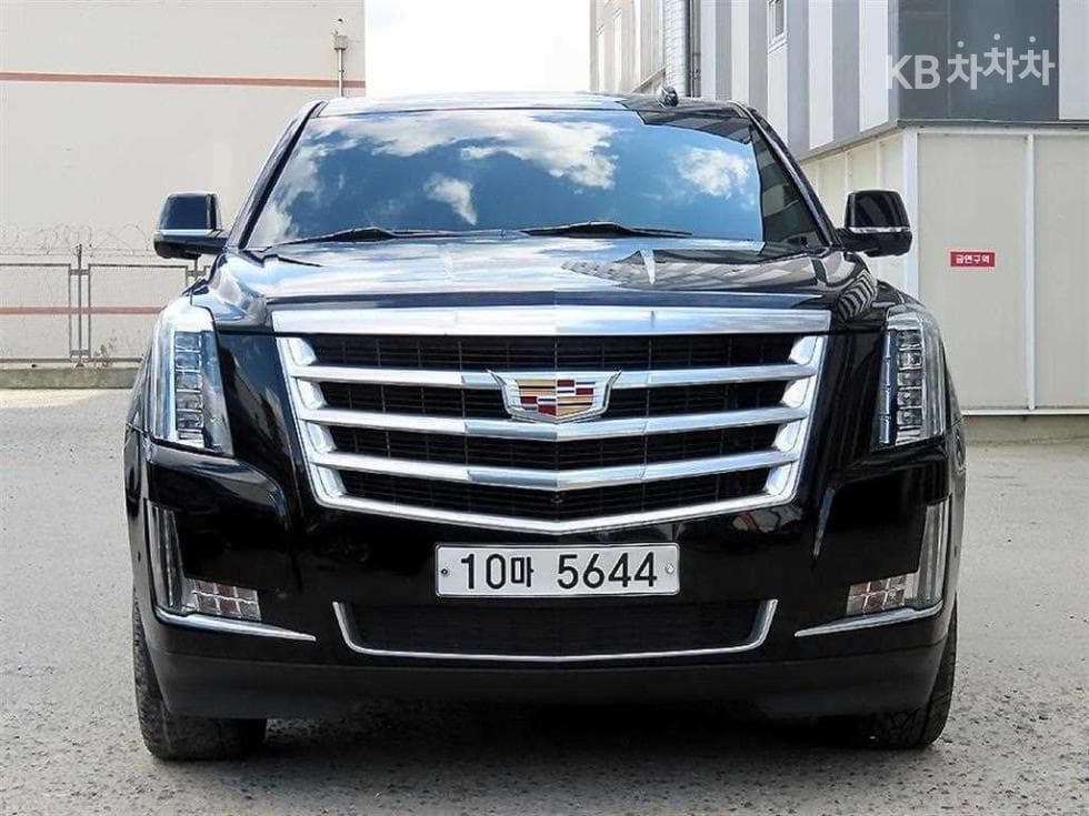 캐딜락 ESCALADE(4-то поколение)6.2 V8