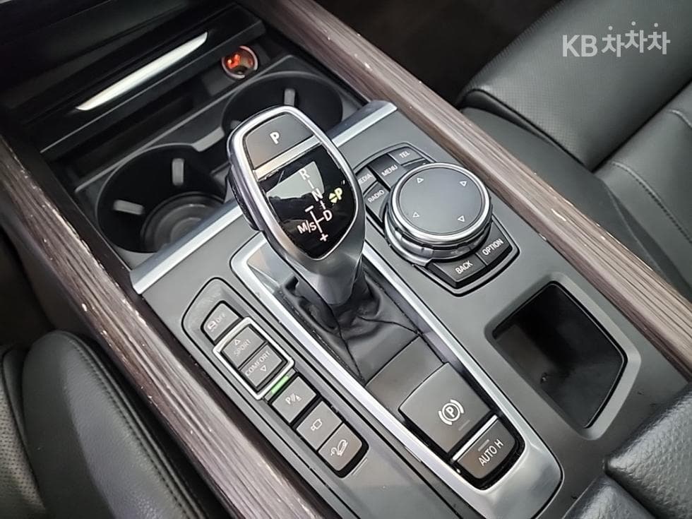 BMW X5 (E70)4.0d xDrive M Sport F15 - 8