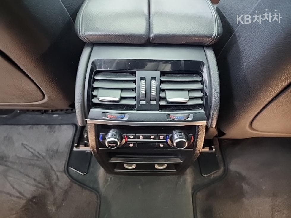 BMW X5 (E70)4.0d xDrive M Sport F15 - 13