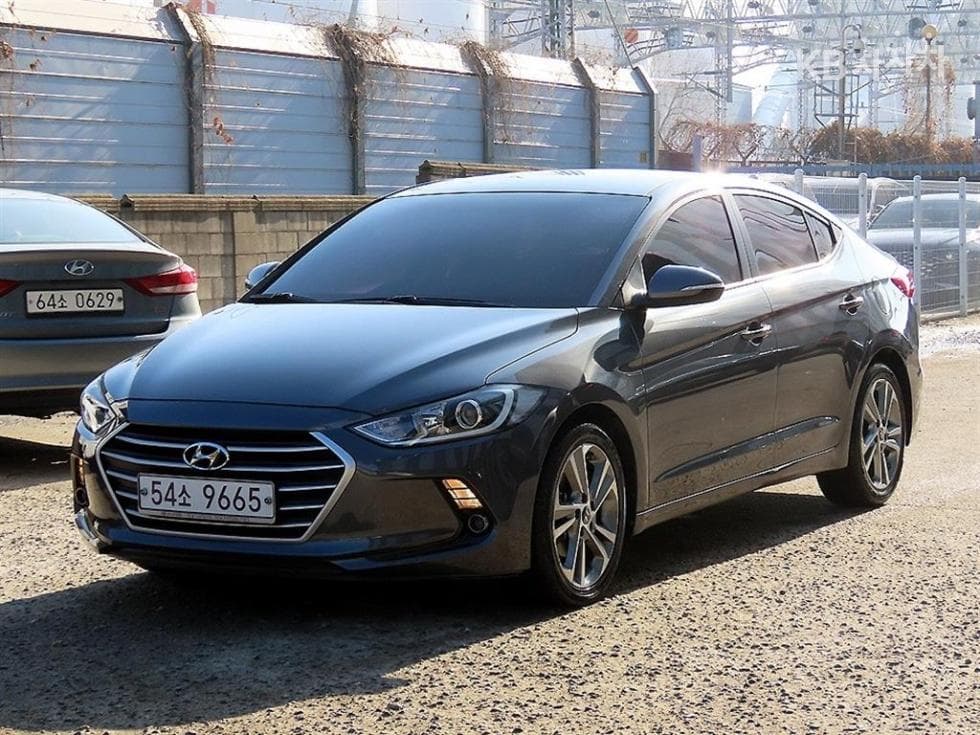 Hyundai Avante (Elantra)AD 1.6 GDi Value Plus - Image 1