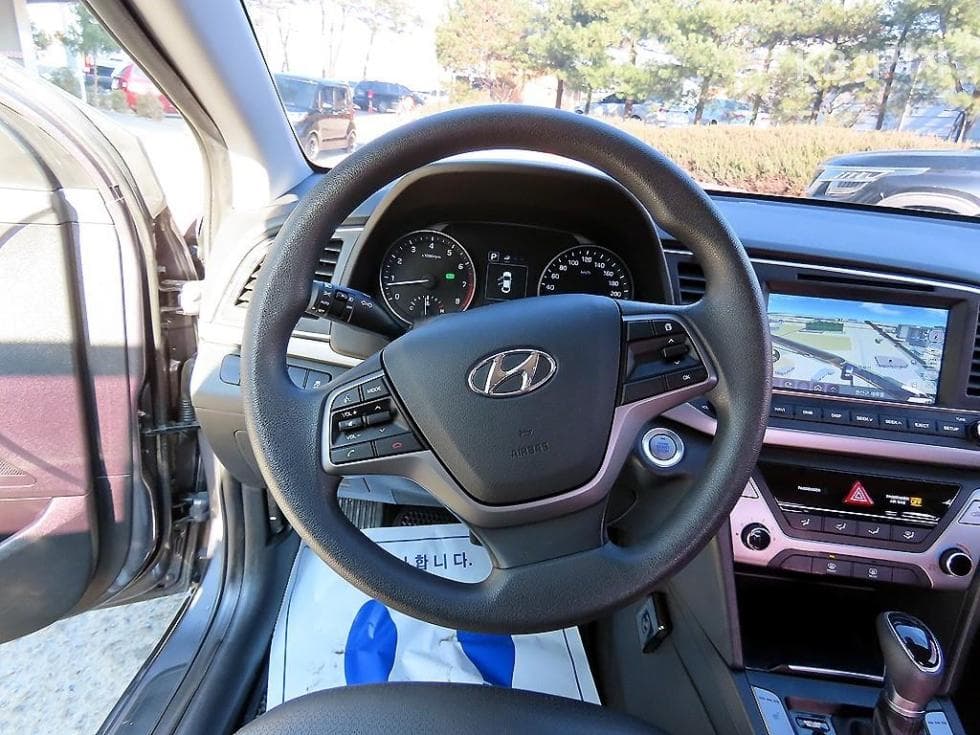 Hyundai Avante (Elantra)AD1.6 GDi Value Plus - 8