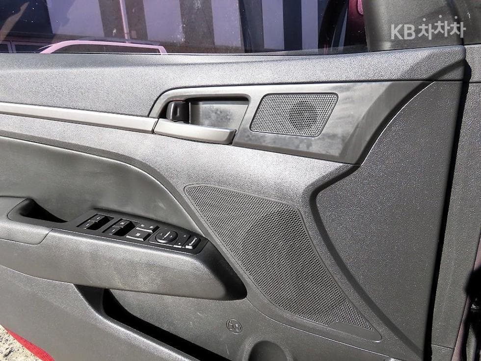 Hyundai Avante (Elantra)AD1.6 GDi Value Plus - 11