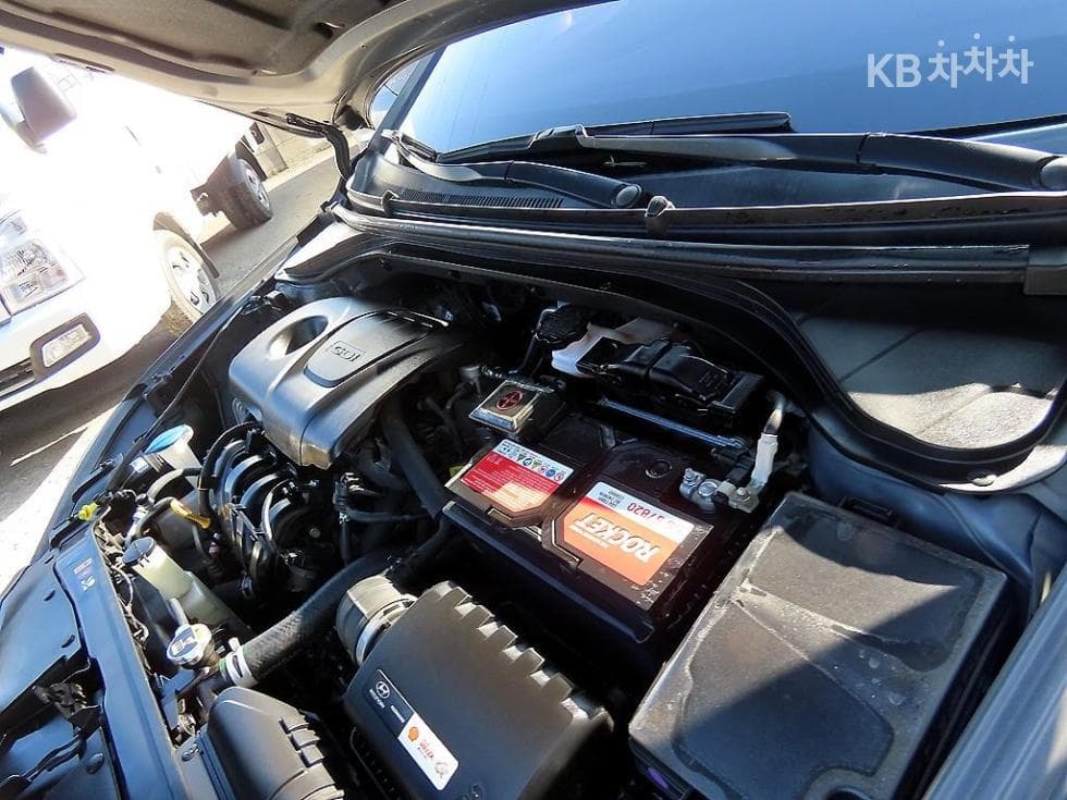 Hyundai Avante (Elantra)AD1.6 GDi Value Plus - 17