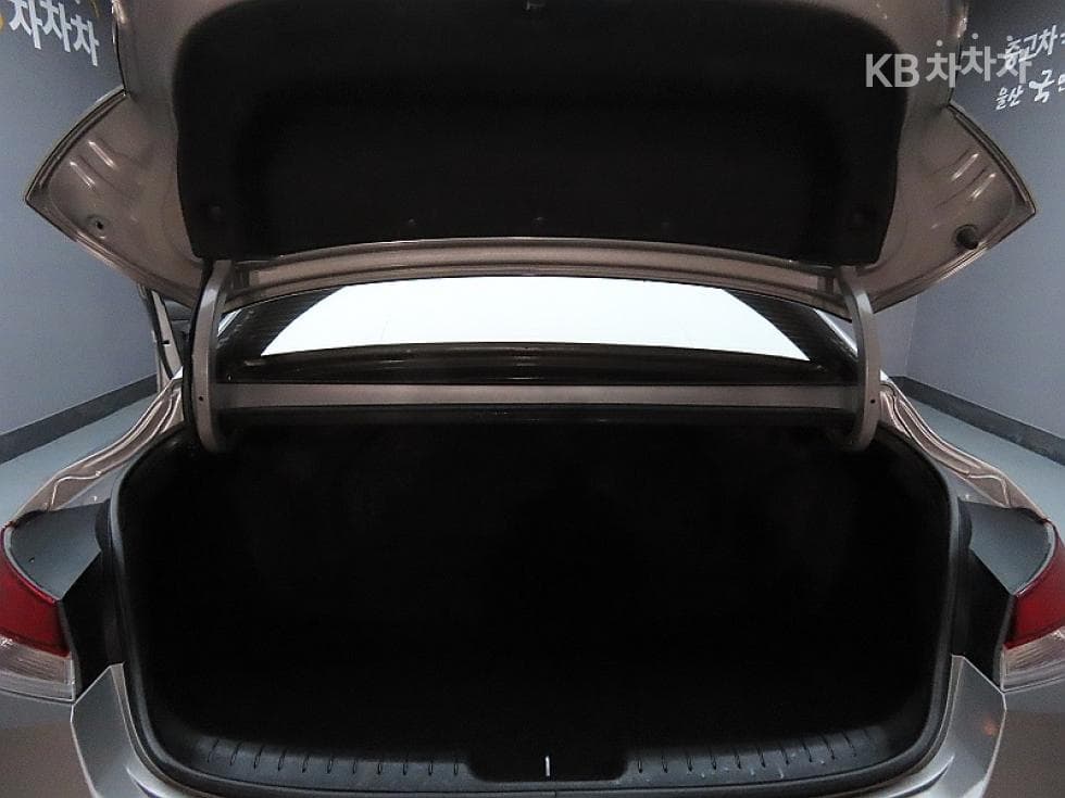 Hyundai All New Avante (Elantra)(CN7)1.6 Gasoline Smart - 19