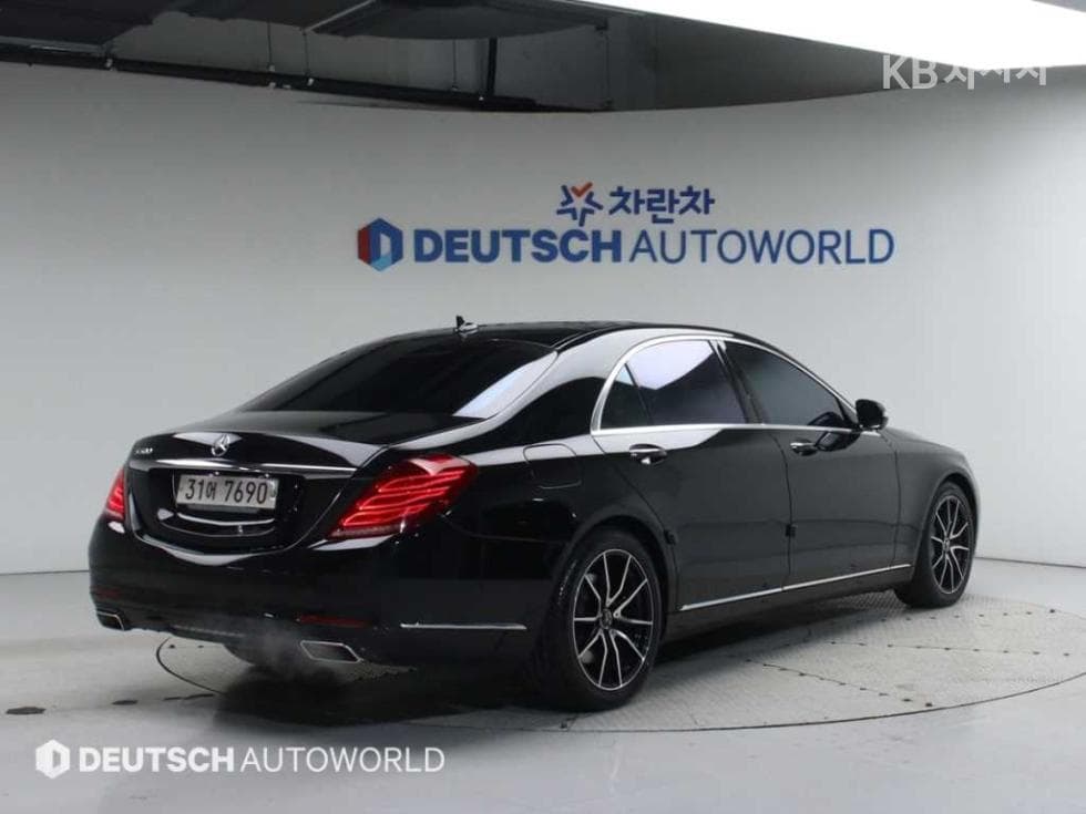 Mercedes-Benz New S-ClassS500L W222 - 2
