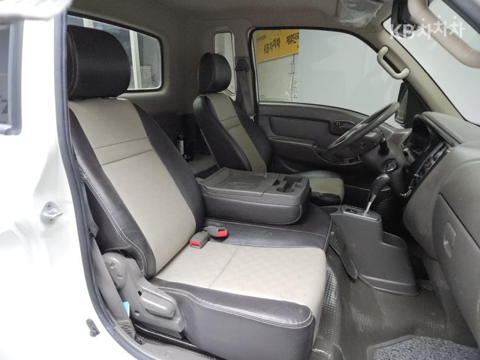 Hyundai Porter 2Extra Long Super Cab CRDi Style - 9