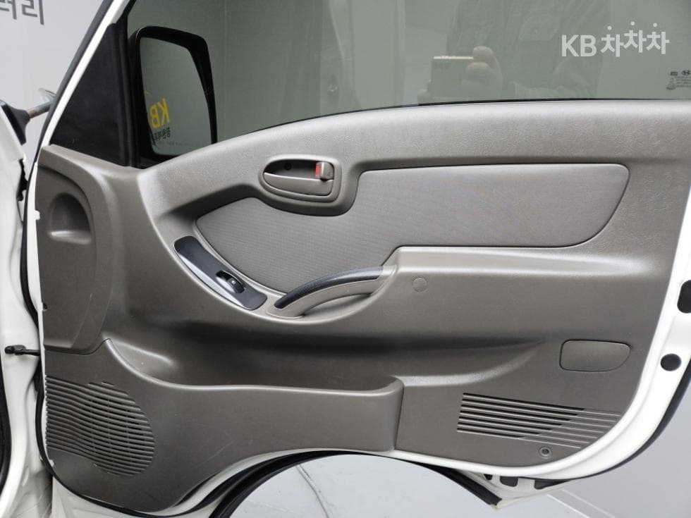 Hyundai Porter 2Extra Long Super Cab CRDi Style - 16