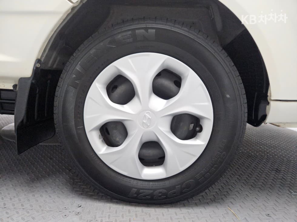 Hyundai Porter 2Extra Long Super Cab CRDi Style - 11