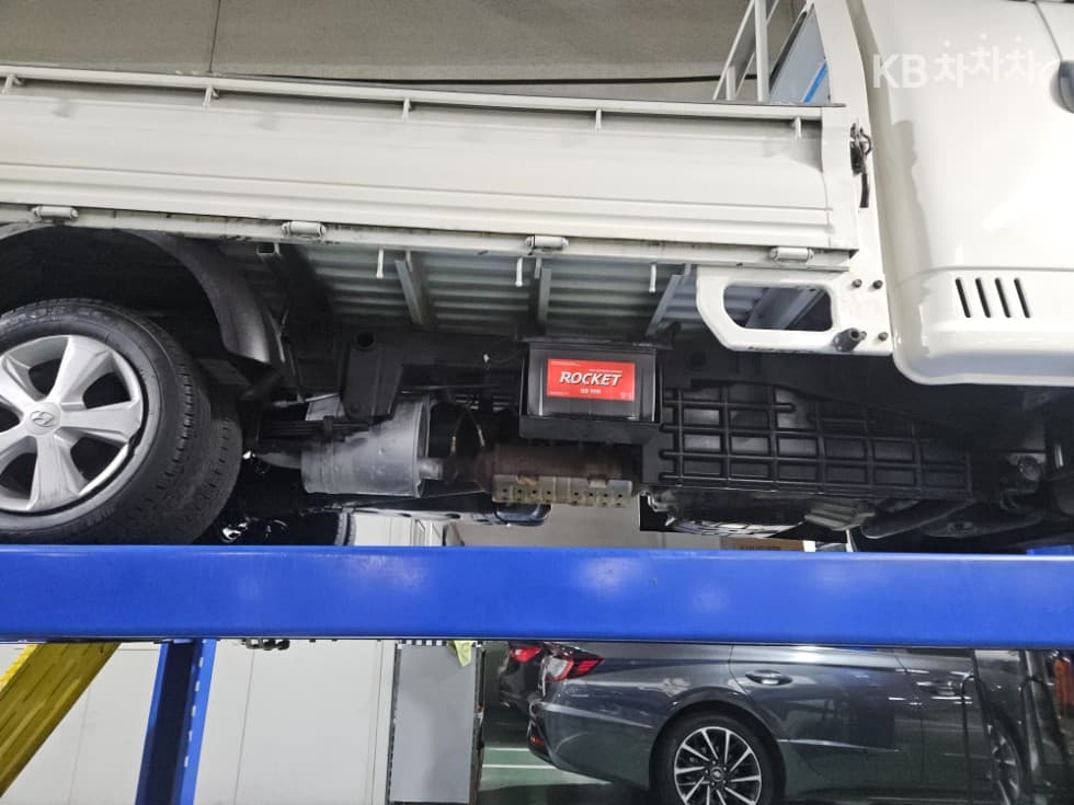 Hyundai Porter 2Extra Long Super Cab CRDi Style - 21