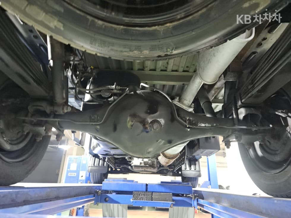 Hyundai Porter 2Extra Long Super Cab CRDi Style - 24