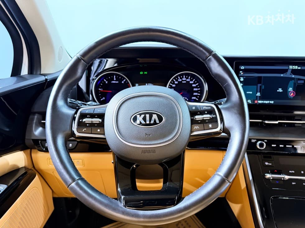 Kia Carnival 4th generationD2.2 9-seater Noblesse - 6