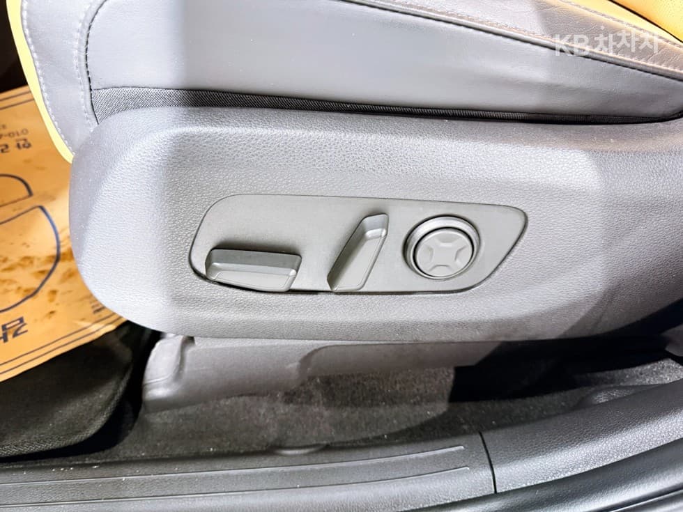 Kia Carnival 4th generationD2.2 9-seater Noblesse - 15