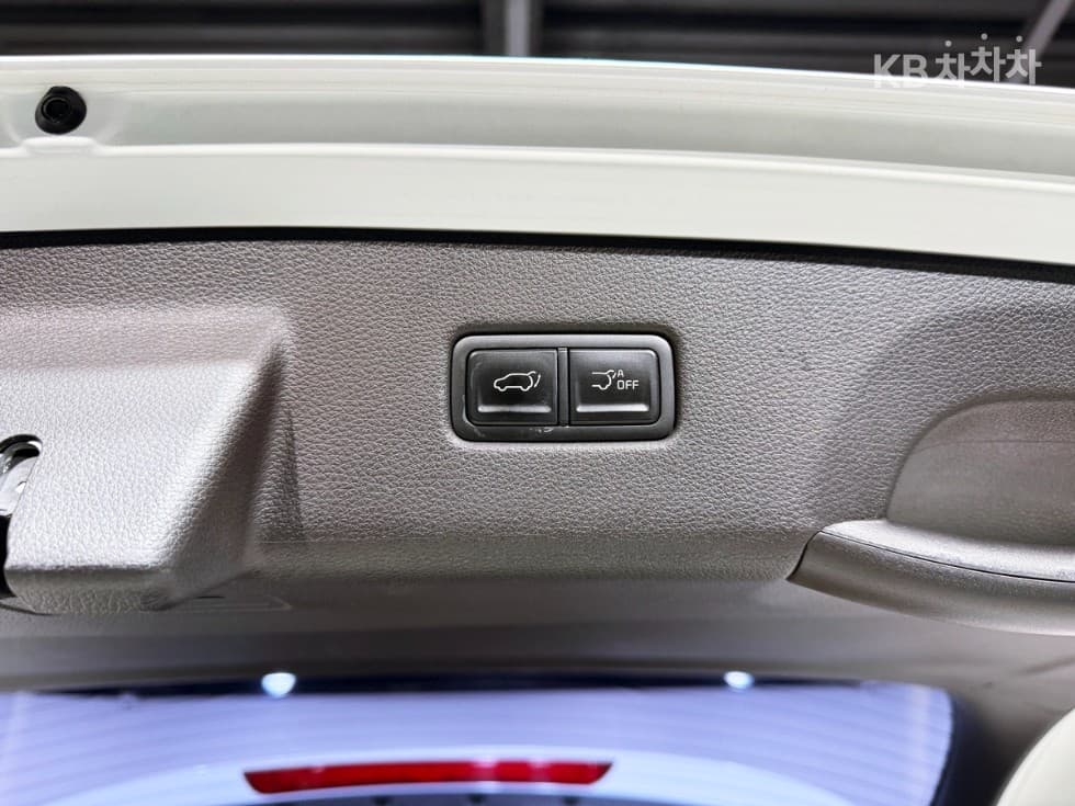 Kia Carnival 4th generationD2.2 9-seater Noblesse - 19