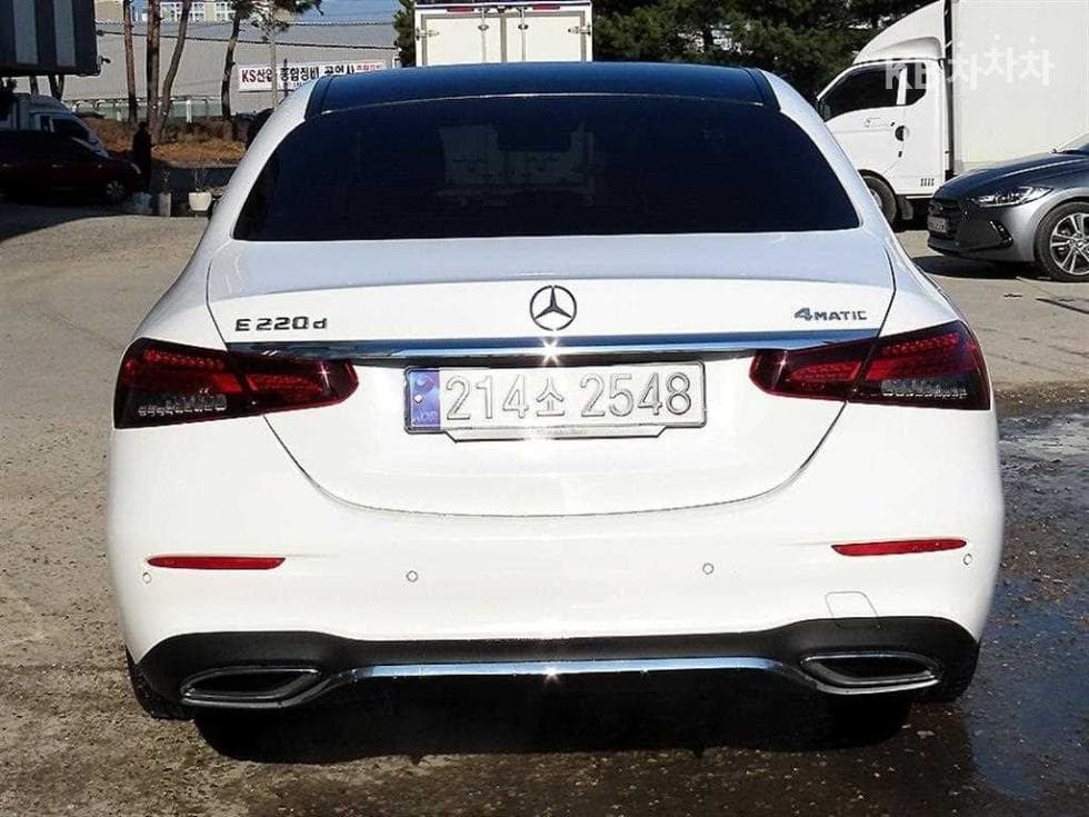 Mercedes-Benz E-Клас (W213)E220d 4MATIC AMG Line - 4