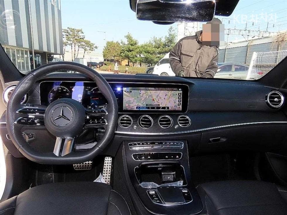 Mercedes-Benz E-Клас (W213)E220d 4MATIC AMG Line - 7